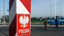 Felfüggesztik a személy- és teherforgalmat a lengyel–fehérorosz határátkelőn