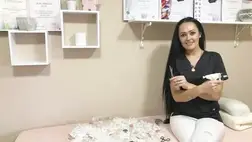 A nagyberegi Máté Viktória már korán eldöntötte, hogy a kozmetikai szakmában szeretne érvényesülni. Az évek alatt több tanfolyamon is részt vett, hogy meglévő tudását még inkább szélesíthesse.