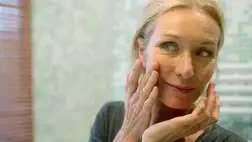 A menopauza ilyen hatással lehet a bőrünkre