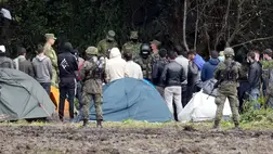 Özönlenek a migránsok Németországba