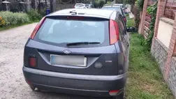 Kiszúrta az autó kerekeit egy kamasz Ungváron 