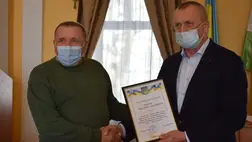 Ukrajna védőinek napja alkalmából díszokleveleket adtak át Beregszászban