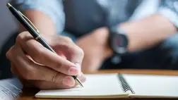 Az Európai Unió elítéli, hogy Oroszország október 15-től november 14-ig népszámlálást folytat az Ukrajnától elcsatolt Krímben és Szevasztopol városában, valamint hogy október 1-jén újabb sorozási kampányt indít a területen - közölte az uniós külügyi szolgálat (EEAS) szóvivője pénteken.