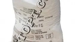 Olcsóbb és hatékony megoldás a kénpor használata. A magyar szakirodalomban ventilált kénpor néven emlegetik, míg Ukrajnában takarmány kén néven (szirka kormova) szerezhető be az interneten keresztül.