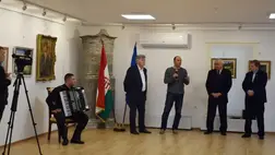 Garanyi József műveiből nyílt kiállítás a beregszászi konzulátuson