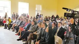 Tiszabökény ügyes kezű lakosai összefogtak és színpompás népművészeti-, illetve kézműves kiállításon mutatták be, mire képes a tehetség.