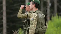 Kárpátalján a határőrök figyelmeztető lövések leadásával fogtak el két férfit, akik cigarettát akartak átjuttatni Romániába.