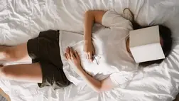 A háton alvás ezért egészséges