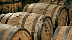 Aki most rest marad vagy hanyag munkát végez, az bizony eleve vesztesként indul a jó borért folyó versenyben. A korai szüret korai pincerendezést és hordókarbantartást igényel.