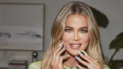 Félmeztelenül vonaglott Khloé Kardashian, nem meri leadni a tévé
