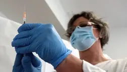 A nyaralásból visszatérő, oltatlan családból származó gyerekek is különböző tünetekkel jelentkeznek az orvosoknál. Címlapképünk illusztráció. Fotó: Internet