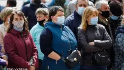 Ukrajnában a szombati adatok szerint az egy nap alatt feljegyzett új fertőzöttek száma meghaladta a nyolcezret, közülük több mint kétezren kórházi ápolásra szorulnak, amiből arra lehet következtetni, hogy gyorsan nő az új fertőzöttek száma.