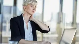 Veszélyes a gyakori nyakropogtatás