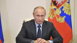 Az elnök rámutatott, hogy az elmúlt évszázad során kétszer "hullott szét az orosz államiság". Az 1917-es forradalom után az Orosz Birodalom, majd a század végén a Szovjetunió omlott össze.