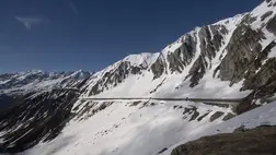 Fotózás közben hátralépett és lezuhant egy hegycsúcsról