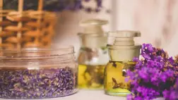  5 szuper dolog, amire használhatod az illatos levendulaolajat 