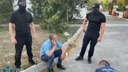 Kárpátalján a Kaszonyi Vámhivatal egyik munkatársa az akadálymentes áthaladás érdekében rendszeresen kenőpénzt kért a sofőröktől. Fotó: SZBU