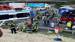 Felborult egy busz New Jersey-ben, egy ember meghalt, többen megsérültek