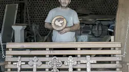 Hogy tagja lehetek a márkacsaládnak, óriási megtiszteltetés számomra. Nagy öröm, hogy a tagok érdeklőnek a többiek tevékenységi köre iránt, ismerik és használják ezeket a minőségi termékeket, másoknak is jó szívvel tudják azt ajánlani, ily módon is segítve egymást. A saját példámnál maradva: készítek például egyedi megrendelésre családi címereket. Ezek megrajzolásában már többször segített Balog István.