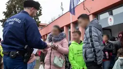 Tolmácsok jelentkezését várja az ukrán-orosz háborús helyzet elől nagy számban Magyarországra menekülő ukrán állampolgárok ügyeinek intézéséhez a rendőrség