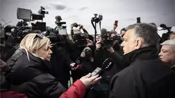  A Miniszterelnöki Sajtóiroda által közreadott képen Orbán Viktor miniszterelnök sajtótájékoztatót tart a beregsurányi magyar-ukrán határállomáson 2022. február 26-án. Orbán Viktor előzőleg határszemlét tartott Hajdúhadházon. MTI/Miniszterelnöki Sajtóiroda/Fischer Zoltán