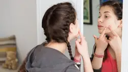 Miért szeretünk pattanásokat nyomkodni?