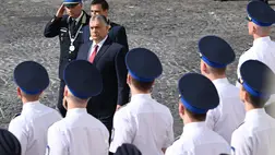 Orbán Viktor miniszterelnök (k) a Nemzeti Közszolgálati Egyetem Rendészettudományi Kara és Katasztrófavédelmi Intézete tisztavatási ünnepségén a Kapisztrán téren 2022. július 2-ánForrás: MTI/Máthé Zoltán