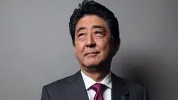 Belehalt sérüléseibe Abe Sindzó volt japán miniszterelnök