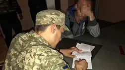Ukrajnában megvertek egy behívót átadó katonát