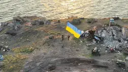 Az ukrán fegyveres erők kitűzték Ukrajna zászlaját a Kígyó-szigeten