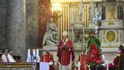 Erdő Péter bíboros, esztergom-budapesti érsek pünkösdvasárnapi szentmisét celebrál a Nagyboldogasszony- és Szent Adalbert-főszékesegyházban Esztergomban 2022. június 5-én. MTI/Kovács Attila