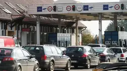 Háromórás várakozási idő alakult ki a tiszabecsi magyar-ukrán határállomáson - közölte a rendőrség honlapján vasárnap délután a Szabolcs-Szatmár-Bereg Megyei Rendőr-főkapitányság. Címlapképünk illusztráció. Fotó: Internet