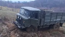 Az esős idő és a rossz utak miatt teherautón érkeztek az orvosok egy beteghez Kárpátalján