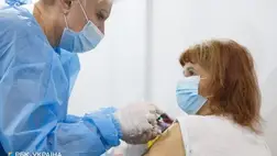 Külön juttatást kapnak az orvosok a vakcinációért