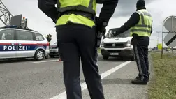 Félmilliót keresnek egy fuvaron az embercsempész sofőrök, a bandavezér markát még több pénz üti