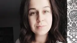 A beregújfalui születésű Szarka Kinga nagy utat tett meg azért, hogy ma gyógymasszőrként segítse az embereket, ne csak a testüket, de lelküket is ápolja. Vallja: a masszázs ma már nem luxus, hanem egészségünk megőrzésének fontos eleme. 