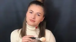 A jánosi születésű Domokos Alexandra (Lexie) már korán eldöntötte, hogy a kozmetikai szakmában szeretne érvényesülni. 