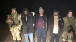 Az ukrán határőrök elfogtak négy migránst, akik illegálisan próbálták meg átlépni az ukrán-szlovák határt.