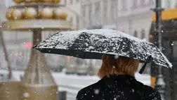 Mennydörgés kísérte a hóvihart, tízezrek maradtak áram nélkül