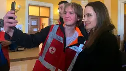 Megszólalt a légvédelmi sziréna, óvóhelyre menekítették Angelina Joliet