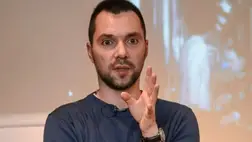 Aresztovics: Az orosz csapatok védekező állásba vonultak 