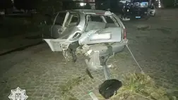 Villanyoszlopnak hajtott egy részeg sofőr Csapon