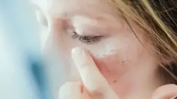 Barna foltok az arcbőrön: mi okozhatja?