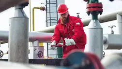 Németország elviselné, ha Oroszország Ukrajna ellen indított háborúja miatt az Európai Unió embargót vezetne be az orosz kőolajra, de vannak tagországok, amelyek még nem állnak készen erre, és ezt tiszteletben kell tartani - mondta a német szövetségi gazdasági és klímavédelmi miniszter hétfőn Berlinben.