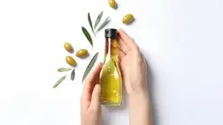 Ezzel az egy olajjal otthon is ápolt maradsz: 10 szépségpraktika olívaolajjal