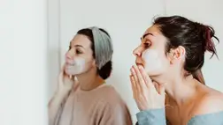 Az öregedés jelei az arcon