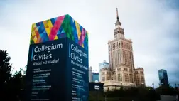 Ukrán nyelvű oktatást indít két szakon Ukrajnából menekült diákok számára egy varsói egyetem