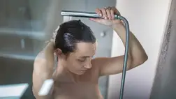 Este vagy reggel jobb zuhanyozni? Ekkor a legcélszerűbb
