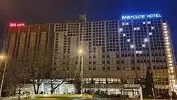 Több ukrajnai menekültet kórházba kellett vinni egy budapesti hotelből - tájékoztatta Győrfi Pál, az Országos Mentőszolgálat szóvivője kedden az MTI-t.