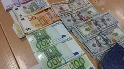 A nő összesen 45 000 amerikai dollárt és 90 000 eurót próbált meg titokban átvinni a határon.